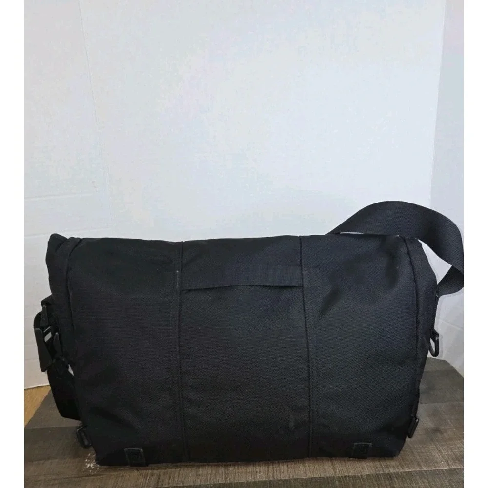 TIMBUK2 Black Classic Messenger Bag Laptop Case 13-15 Inch Nylon TPU